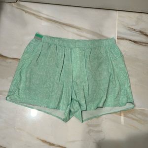 RARE Surge Colorway and Style Men’s Lululemon Green Shorts 5” Size XL
